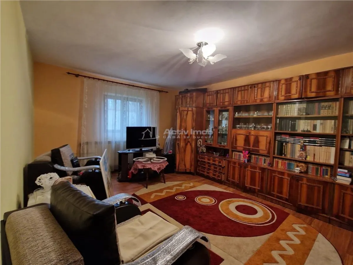 Casa cu etaj si casa pe sol, teren 535 mp - Bariera Valcii - foto 3