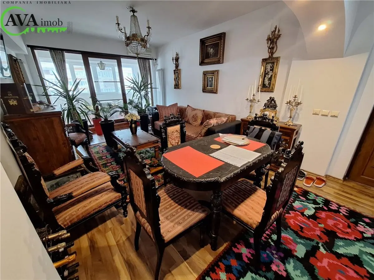 Apartament 4 camere, 3 balcoane, zona centru - foto 5