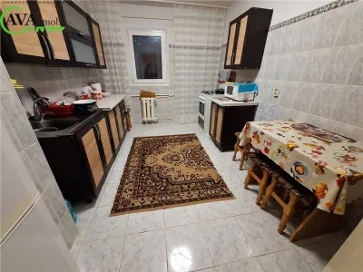 Apartament 4 camere decomandat,2 bai, zona Narcisa - Bacau