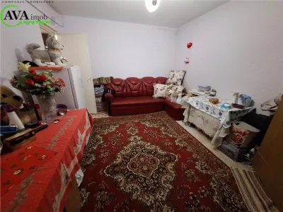 Apartament 4 camere decomandat,2 bai, zona Narcisa - foto 2