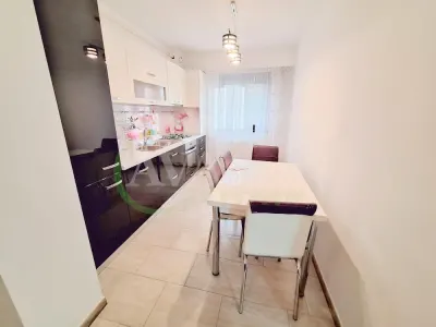 Apartament 2 camere decomandat zona Mioritei - Bacau