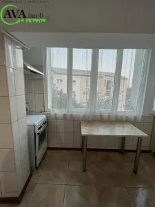 Inchiriez apartament 2 decomandate, etaj 3, cu centrala, Zona de Sus - foto 6