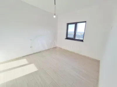 Casa parter, 72 mp, teren 270 mp, 3 camere, zona Hemeius - foto 2