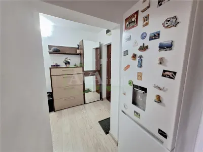 Apartament 2 camere decomandat etaj 1, zona Narcisa - foto 7