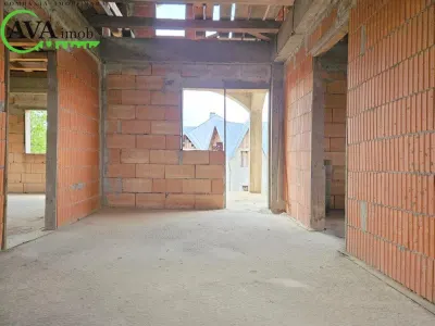 Vila P+1E+M, teren 544 mp, zona Lilieci - foto 9