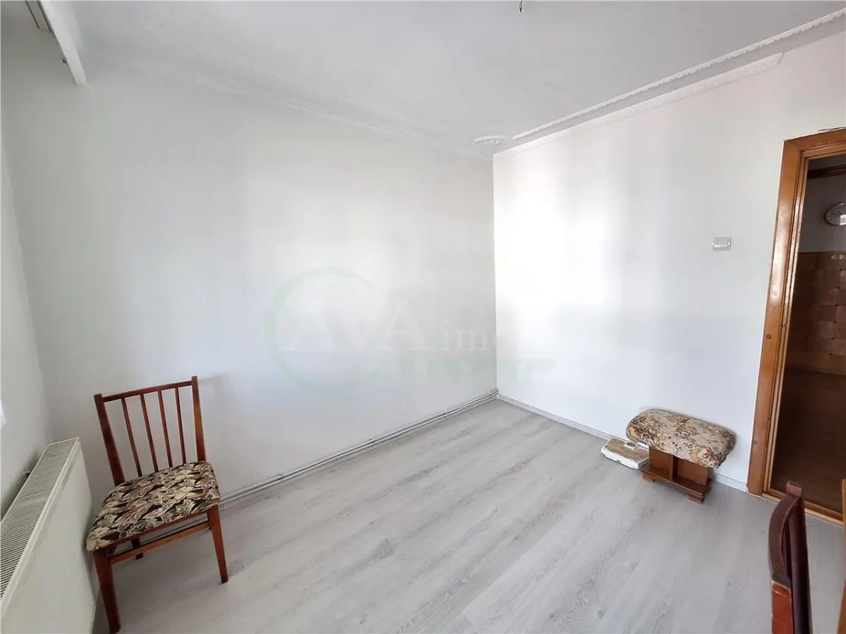 Apartament 3 camere decomandat , zona Nord-Bacau - foto 15