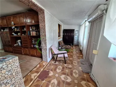Apartament  2 camere semidecomandat , zona Milcov - foto 11