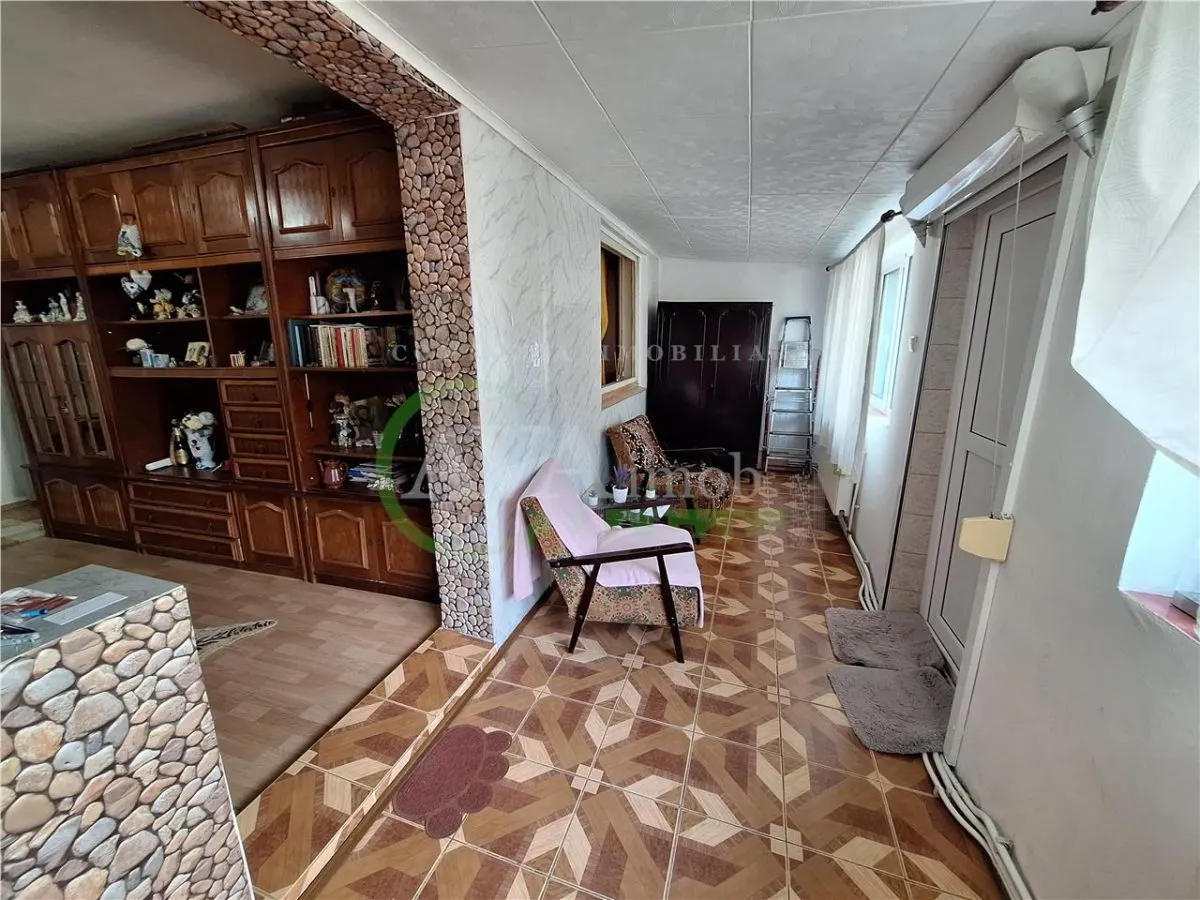 Apartament  2 camere semidecomandat , zona Milcov - foto 11