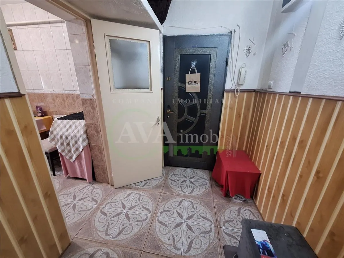 Apartament  2 camere semidecomandat , zona Milcov - foto 13