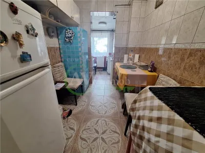 Apartament  2 camere semidecomandat , zona Milcov - foto 14