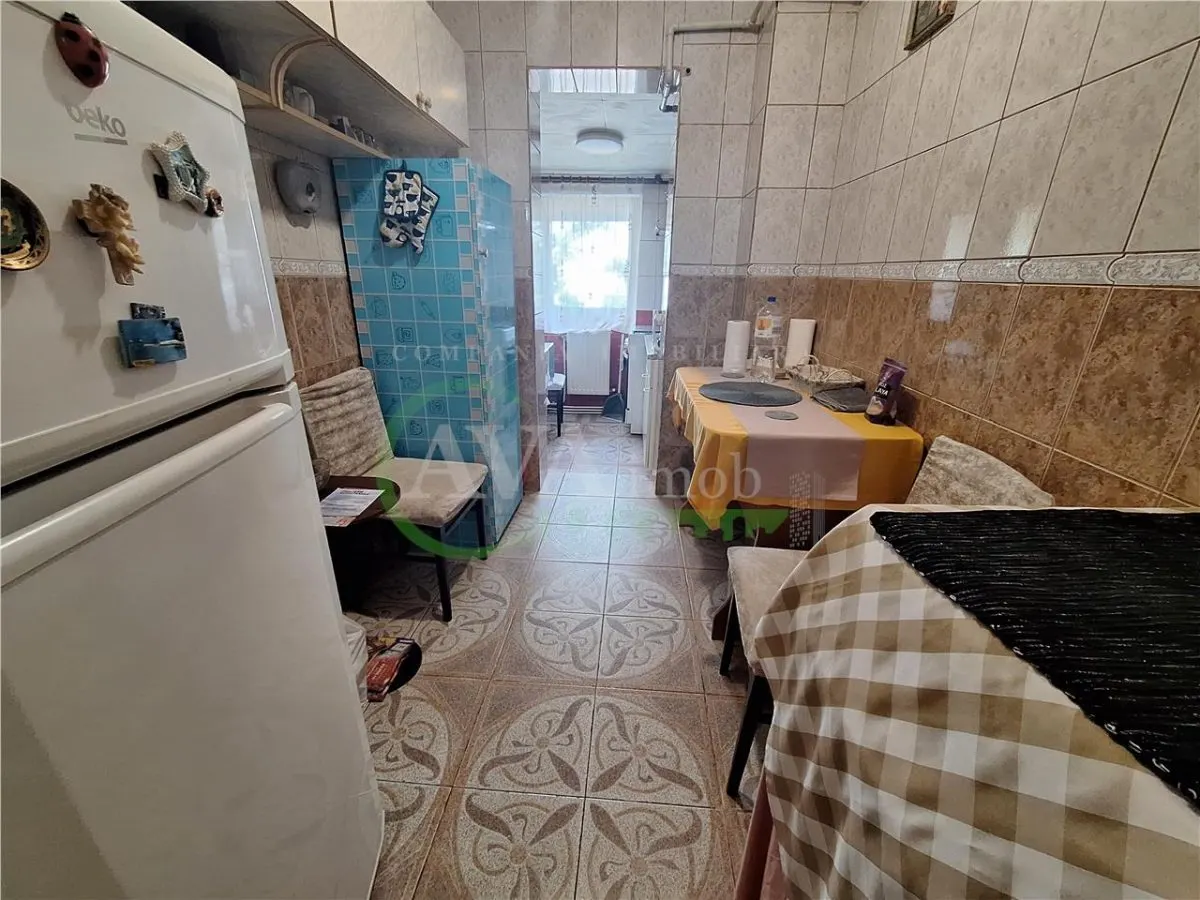 Apartament  2 camere semidecomandat , zona Milcov - foto 14
