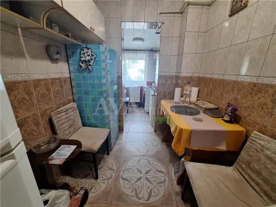 Apartament  2 camere semidecomandat , zona Milcov - foto 15