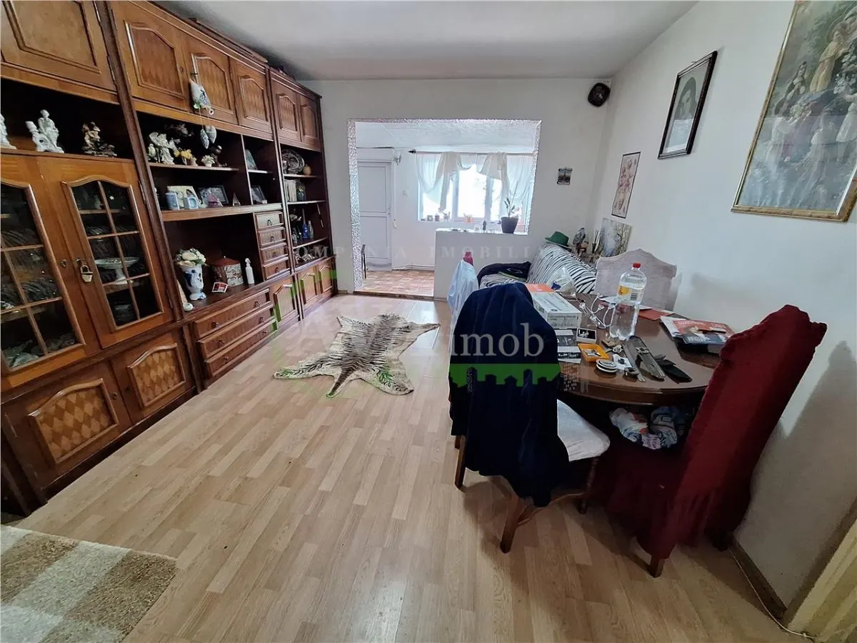 Apartament  2 camere semidecomandat , zona Milcov - foto 19