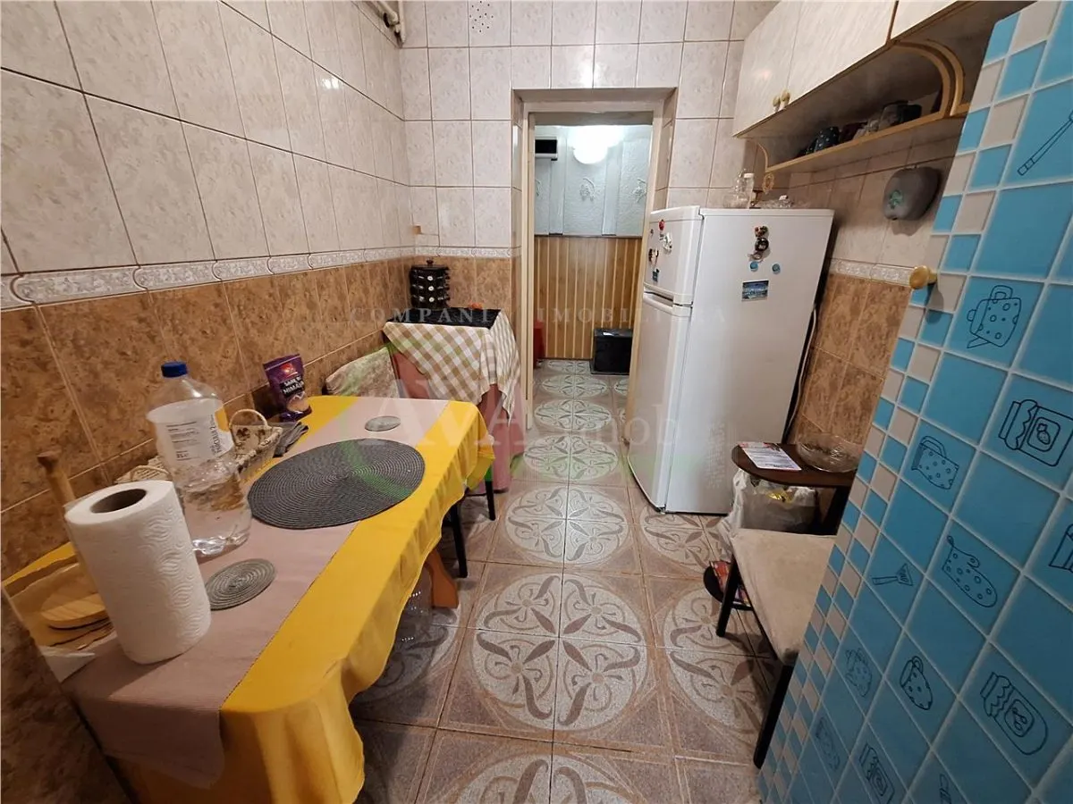 Apartament  2 camere semidecomandat , zona Milcov - foto 5