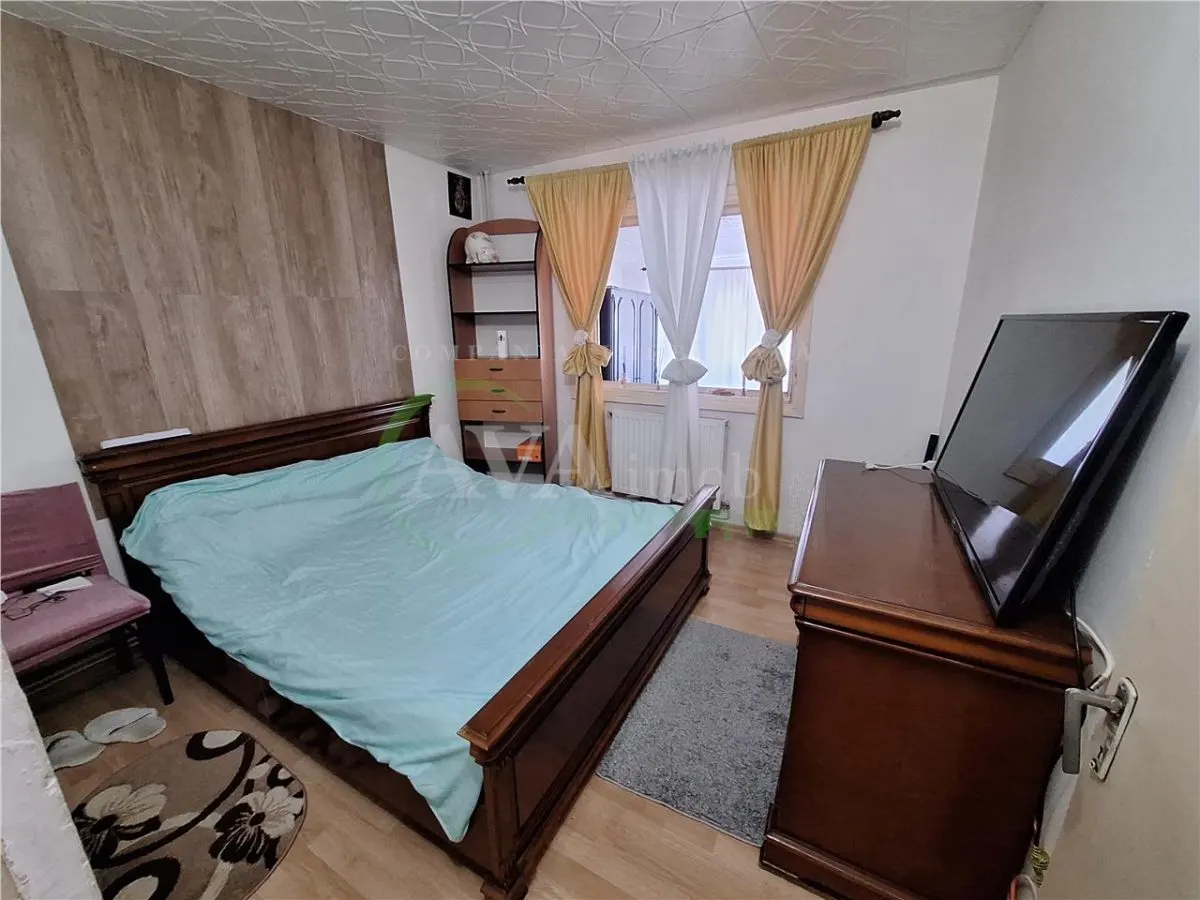 Apartament  2 camere semidecomandat , zona Milcov - foto 6