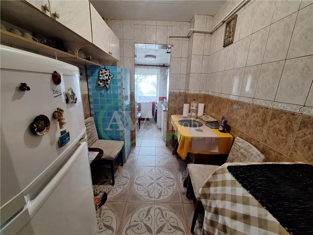 Apartament  2 camere semidecomandat , zona Milcov - foto 7