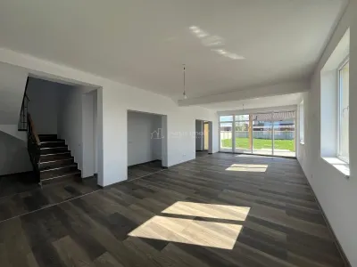 Olosag, Vila P+1E, 194 Mp., Compartimentare  Moderna - foto 2