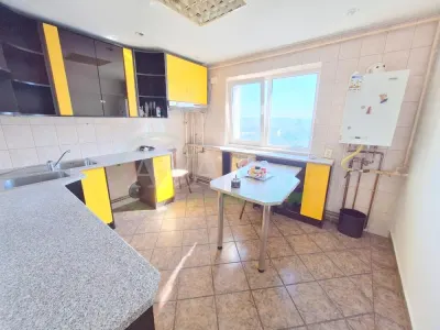 Apartament 3 camere decomandat, zona Nord - Bacau