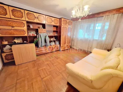 Apartament 4 camere, 2 bai, 80 mp, zona Narcisa - Bacau