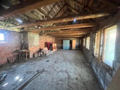 Valisoara, Casa la curte si Teren 3040 Mp, 10 minute de Caransebes - foto 14