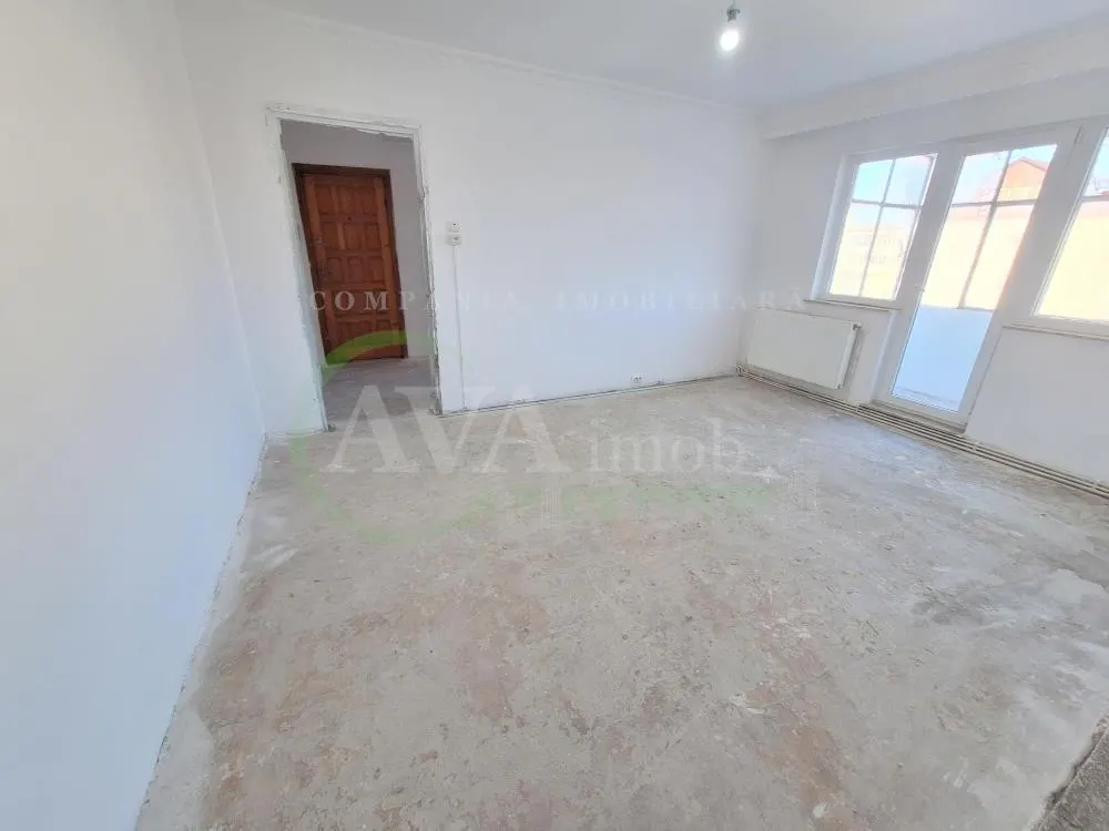 Apartament 2 semidecomandate, cu centrala, zona Cora - foto 12