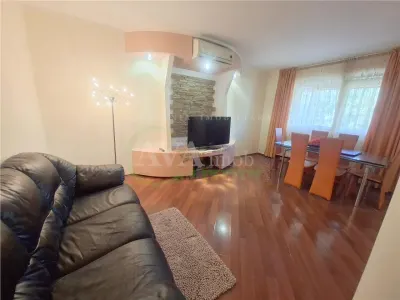Apartamnet 3 decomandate, etaj 2, cu 2 bai, centrala, zona Ura - foto 2