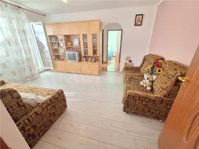 Apartament 2 camere, etaj 2, semimobilat, zona Narcisa - foto 4