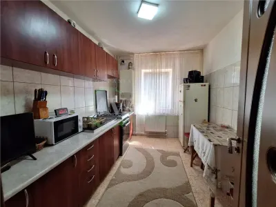 Apartament 2 camere semidecomandate, zona Piata Sud - foto 6