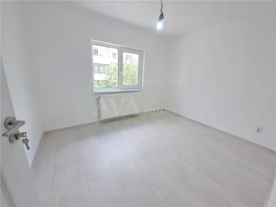 Apartament 2 camere, etaj 2, cu centrala, nemobilat, Piata Sud - foto 17