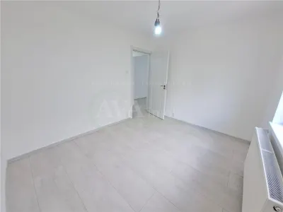 Apartament 2 camere, etaj 2, cu centrala, nemobilat, Piata Sud - foto 19