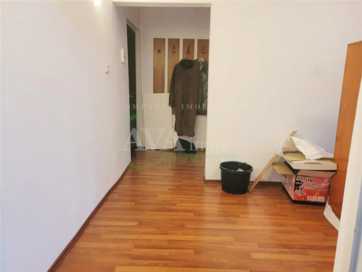 Apartament 3 camere semidecomandate, zona Mioritei - foto 11