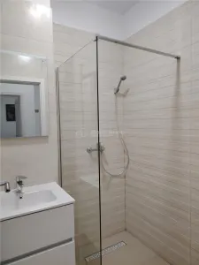 Apartament 2 camere, bloc nou, mobilat si utilat modern - foto 4