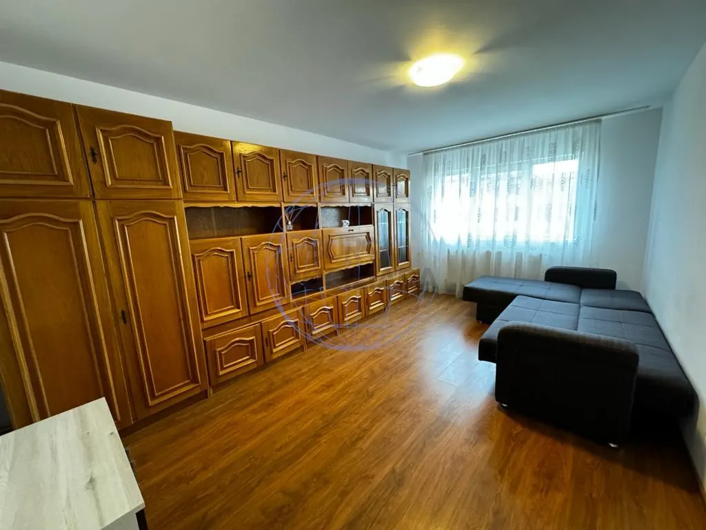 APARTAMENT 3 CAMERE ZONA CENTRALA - foto 3