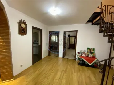 CASA DE VANZARE ZONA MONTANA - foto 17