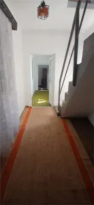 Casa 6 camere de vanzare Pucioasa 441 mp teren - foto 4