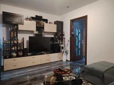 Apartament cu 2 camere mobilat si utilat modern, situat ultracentral - Boldesti-Scaeni