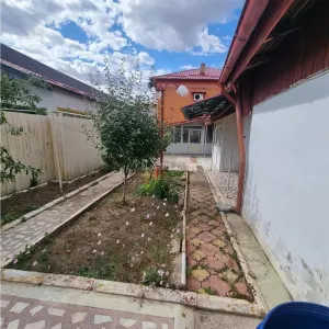 Casa Vila si curte  in Poroschia - foto 17
