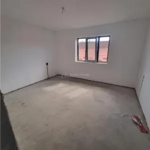 Casa Vila si curte  in Poroschia - foto 7