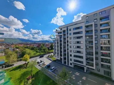 Inchiriem Apartament 2 Camere, Modern, Decomandat, Tractorul - Brasov