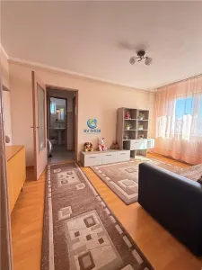 Vanzare apartament 3 camere, Zona Florilor, insorit,mob/utilat, - Brasov