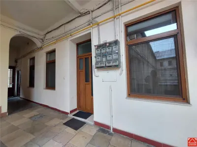PRET REDUS! Apartament la cheie pe Bv. Revolutiei - foto 14