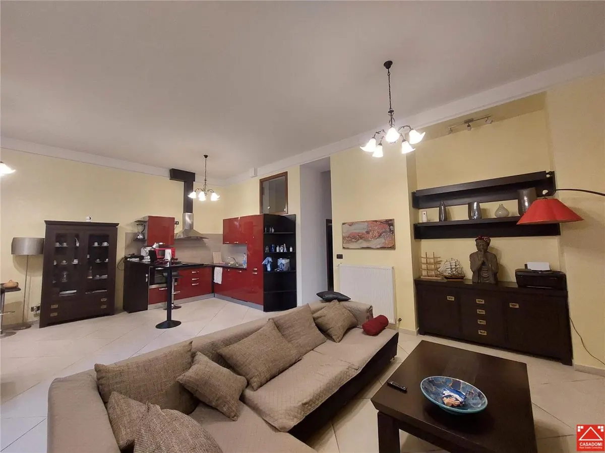 PRET REDUS! Apartament la cheie pe Bv. Revolutiei - foto 3
