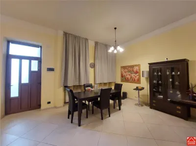 PRET REDUS! Apartament la cheie pe Bv. Revolutiei - foto 5