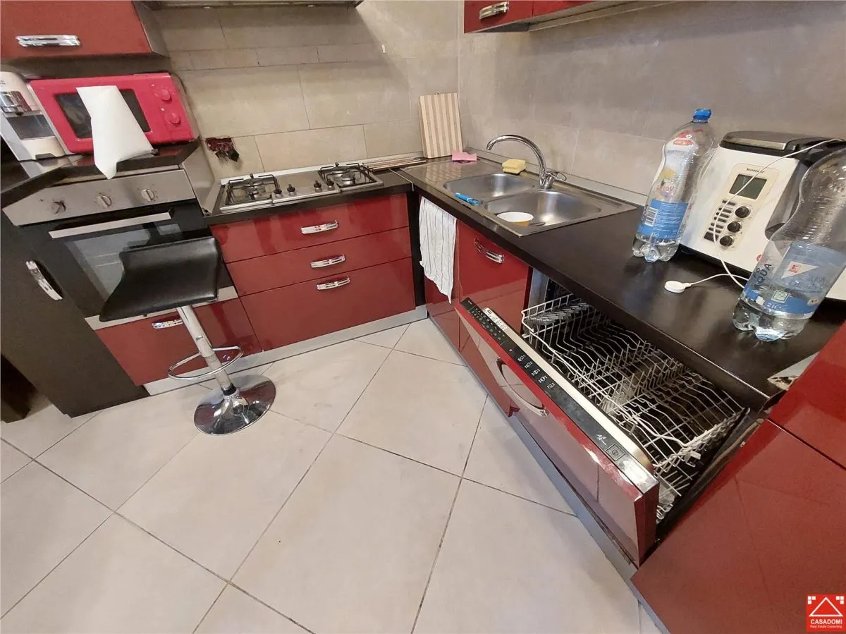 PRET REDUS! Apartament la cheie pe Bv. Revolutiei - foto 7