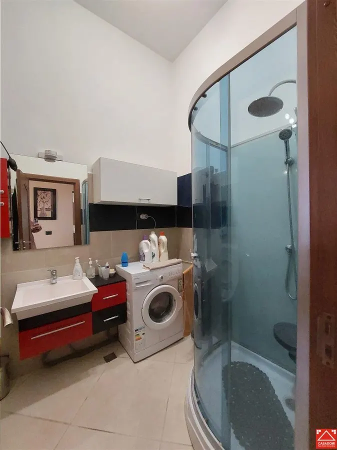 PRET REDUS! Apartament la cheie pe Bv. Revolutiei - foto 8