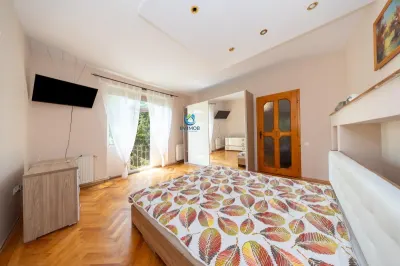 Vanzare apartament 3 camere in Vila pe Drumul de Poiana - foto 8