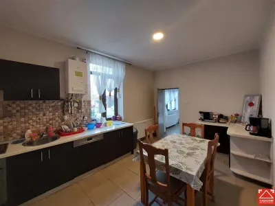 Casa mare, cu teren generos, pentru locuit sau afacere, in Santana - foto 10