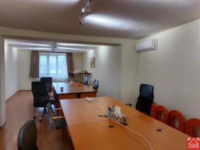 Casa mare pentru locuit sau birouri! De inchiriat sau de vanzare! - foto 4
