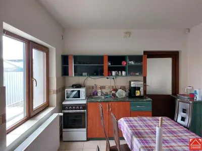Casa mare pentru locuit sau birouri! De inchiriat sau de vanzare! - foto 5