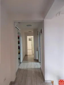 Casa mare pentru locuit sau birouri! De inchiriat sau de vanzare! - foto 7